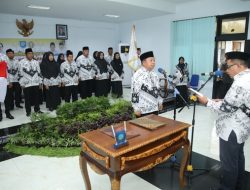 Resmi Dilantik Ketua PGRI Kota Ternate, Ini Harapan Dr. Rizal Marsaoly
