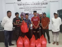 Pemuda Mahammadiyah dan Pers Kota Berbagi Takjil di Panti Asuhan
