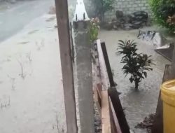 Warga Desa Babang Keluhkan Selokan Saat Hujan