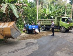 Dum Truk vs Honda Viar Di Jembatan Ake Bori, Satu Orang Meninggal Di Tempat